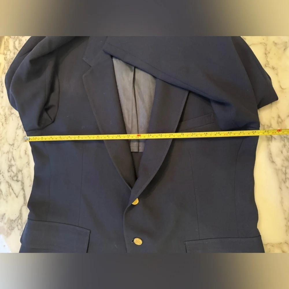 NWOT Nordstrom Navy Men’s Blazer with Gold Buttons 46R Store Return